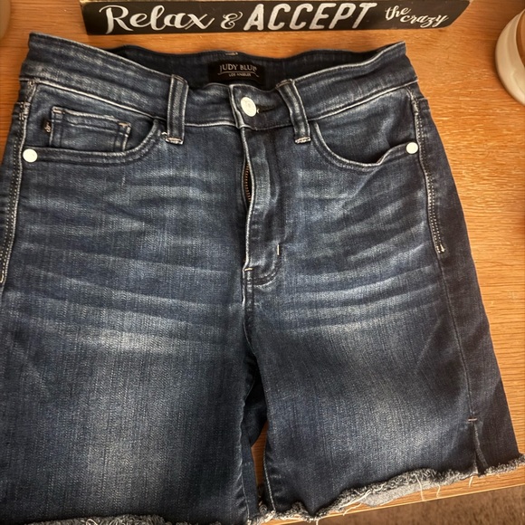 Judy Blue Dark Wash Denim Shorts - Picture 1 of 2